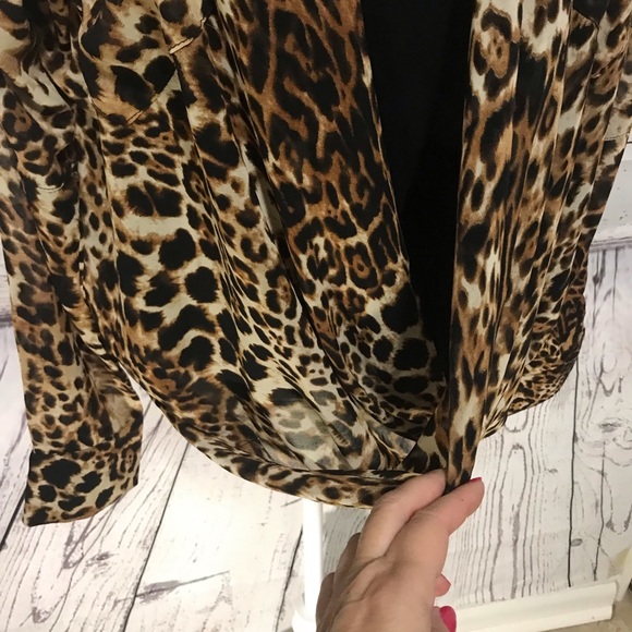 Event leopard wrap top - Picture 3 of 8